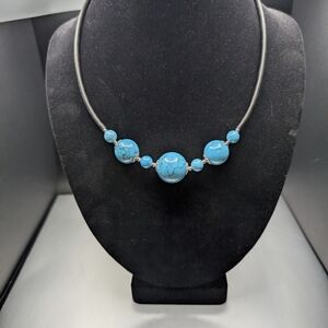 Turquoise (faux) Beaded Necklace with Graduated Design 18"
